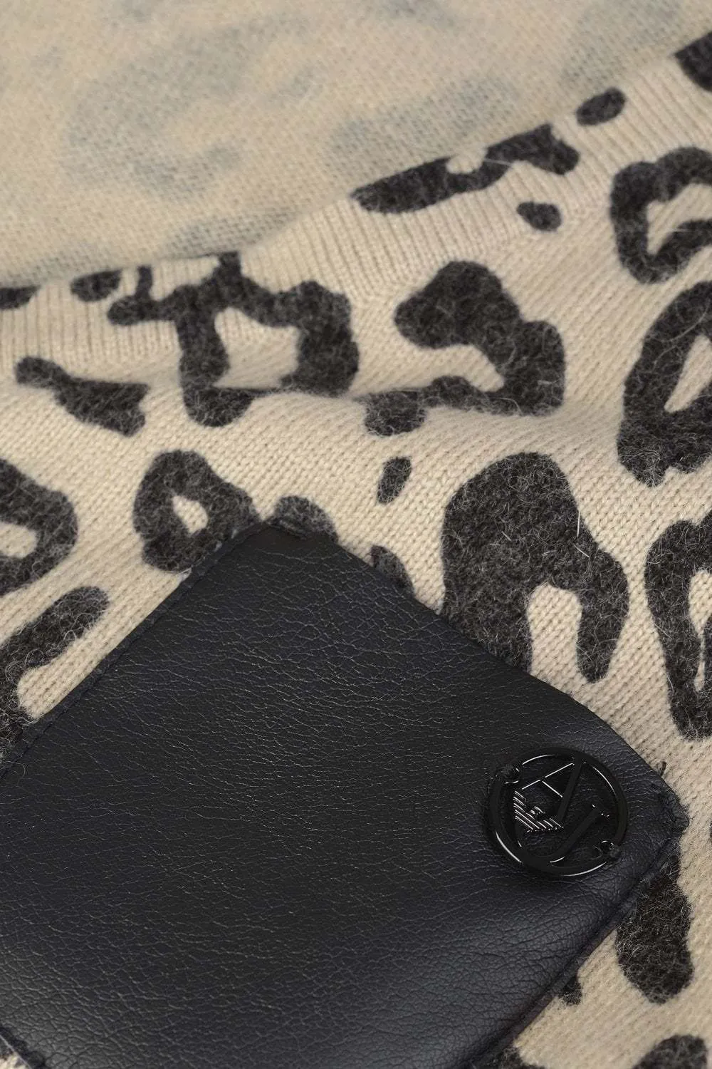 ARMANI JEANS  |Leopard Patterns V-neck & Crew neck