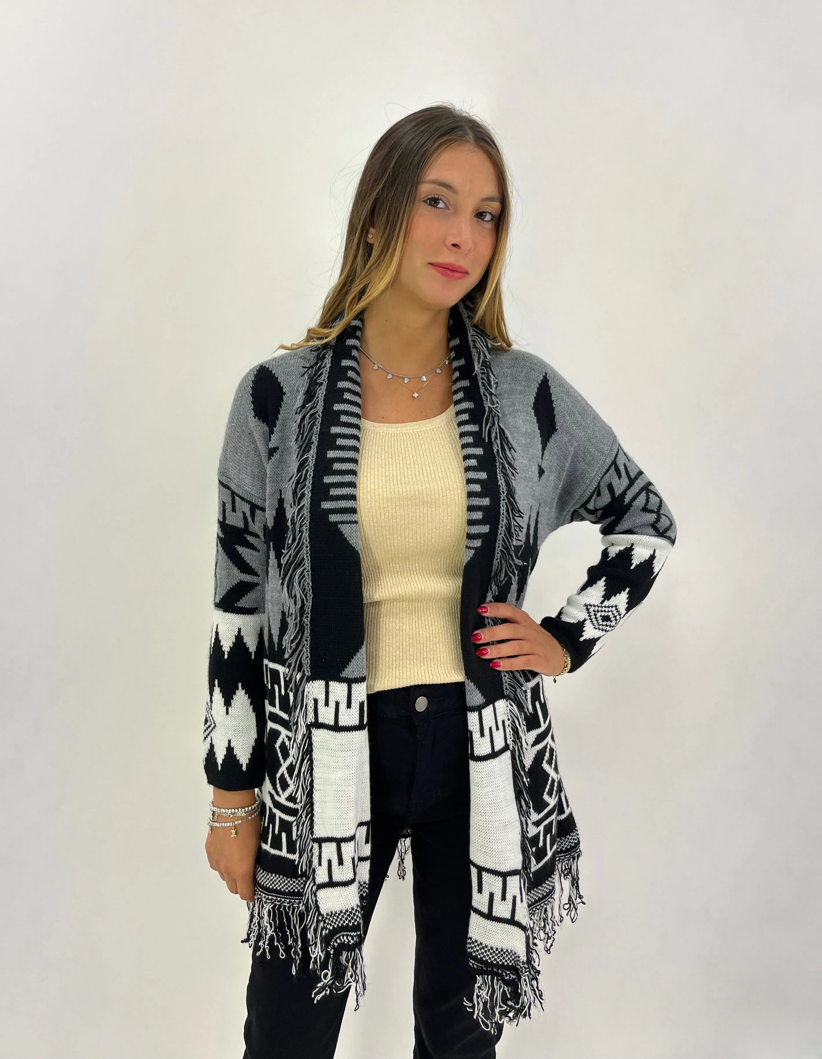 Cardigan fantasia indie con frange