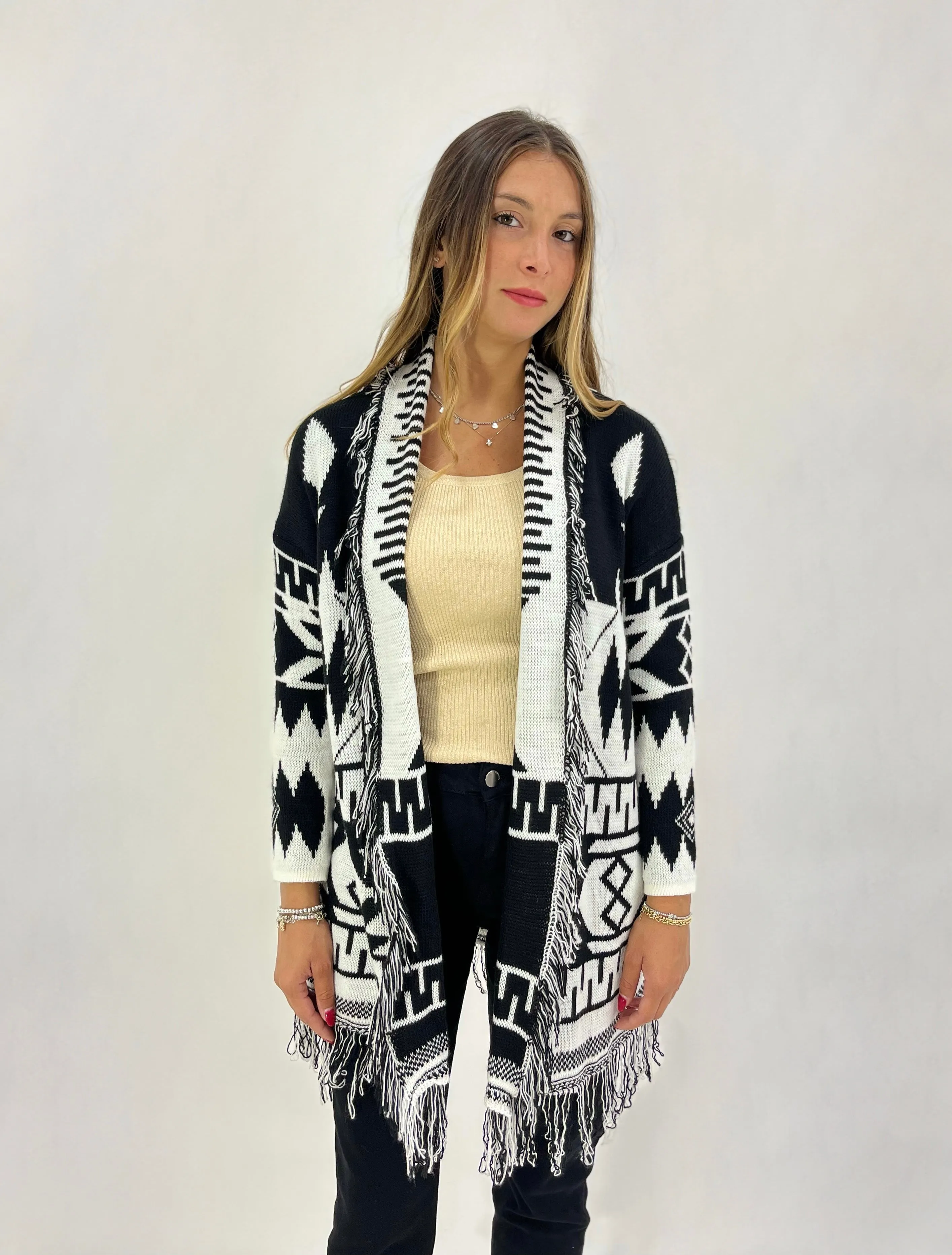 Cardigan fantasia indie con frange