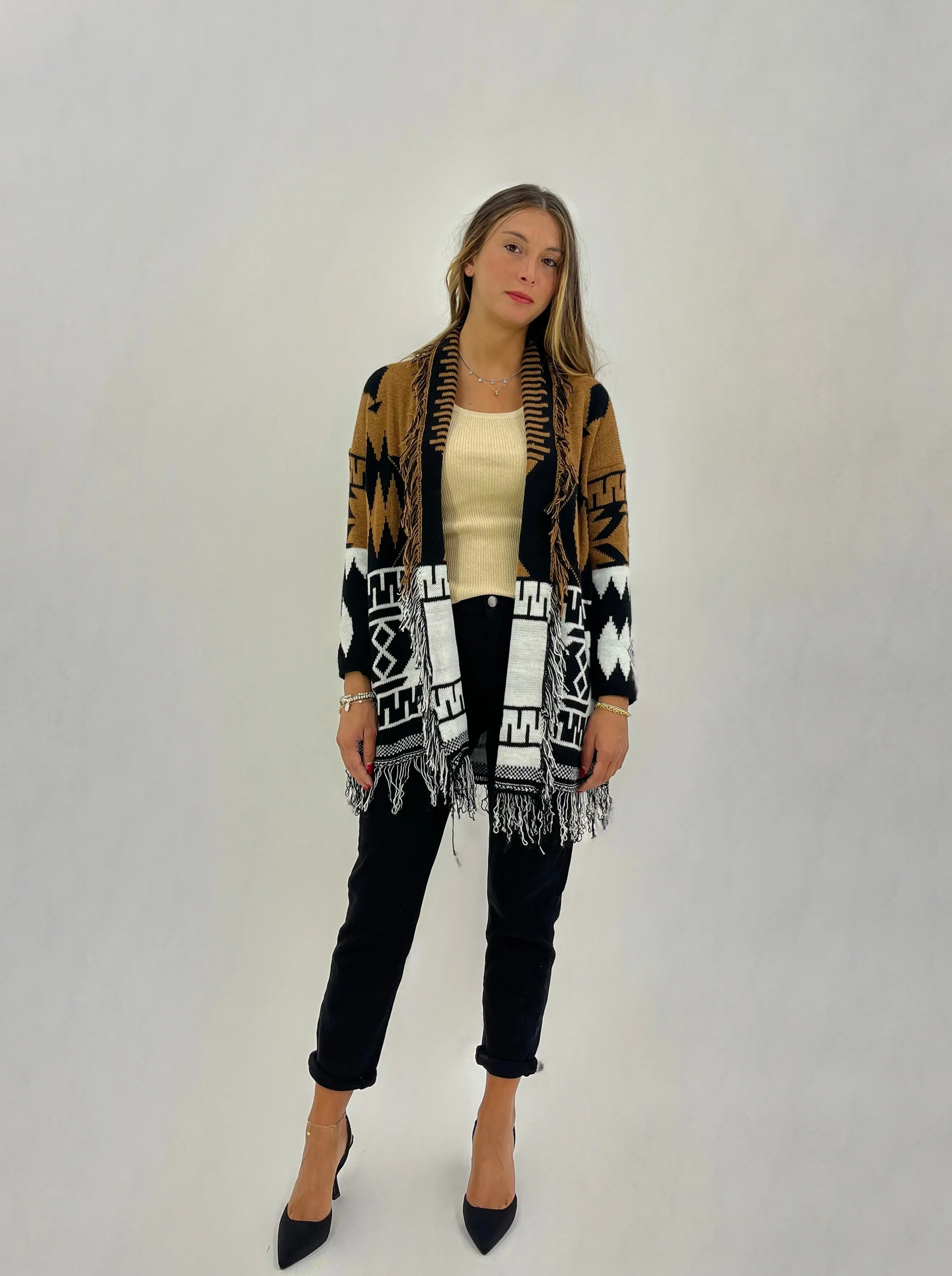 Cardigan fantasia indie con frange