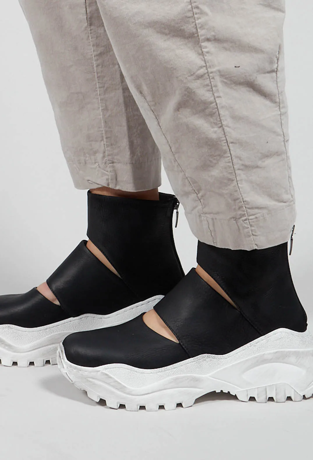 Chunky Sole Cut Out Boots in Gasoline Nero