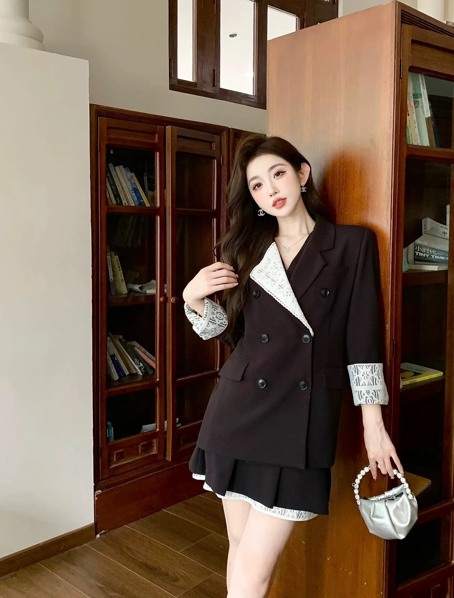 European designer lace splicing loose temperament blazer vest vest pleated skirt big heroine three-piece suit