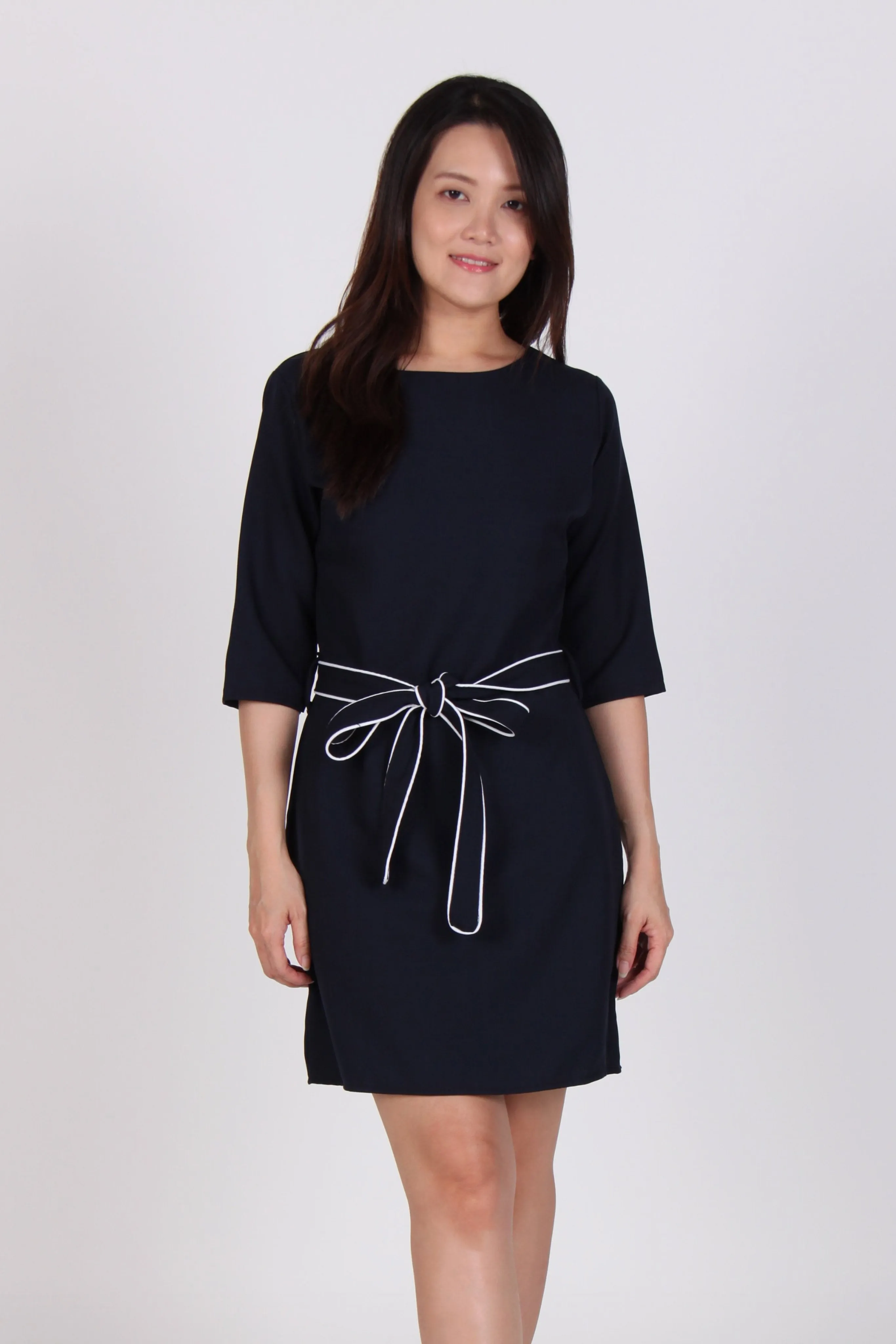 Quarter Sleeve Contrast Front Tie Dress in Navy Blue