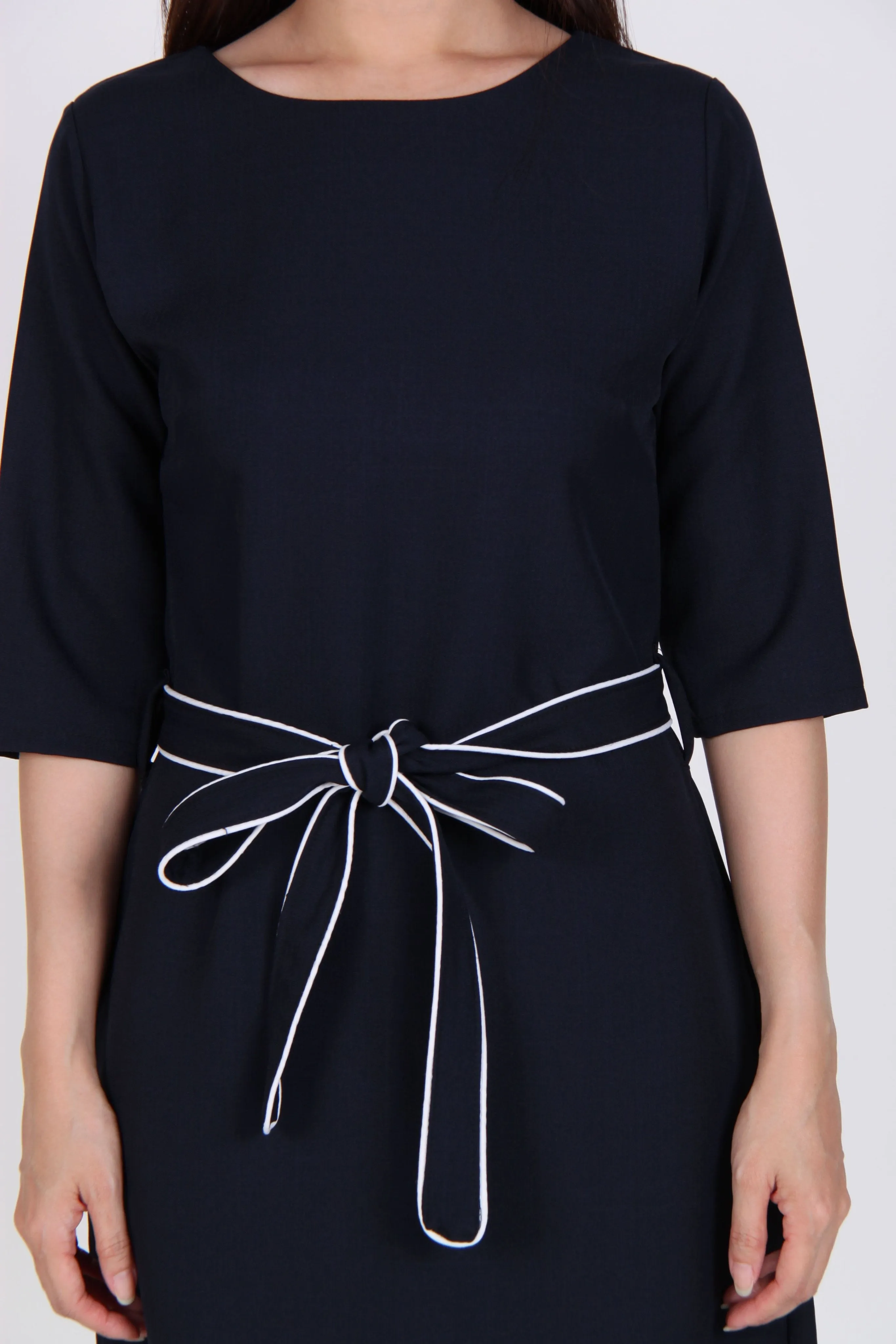 Quarter Sleeve Contrast Front Tie Dress in Navy Blue