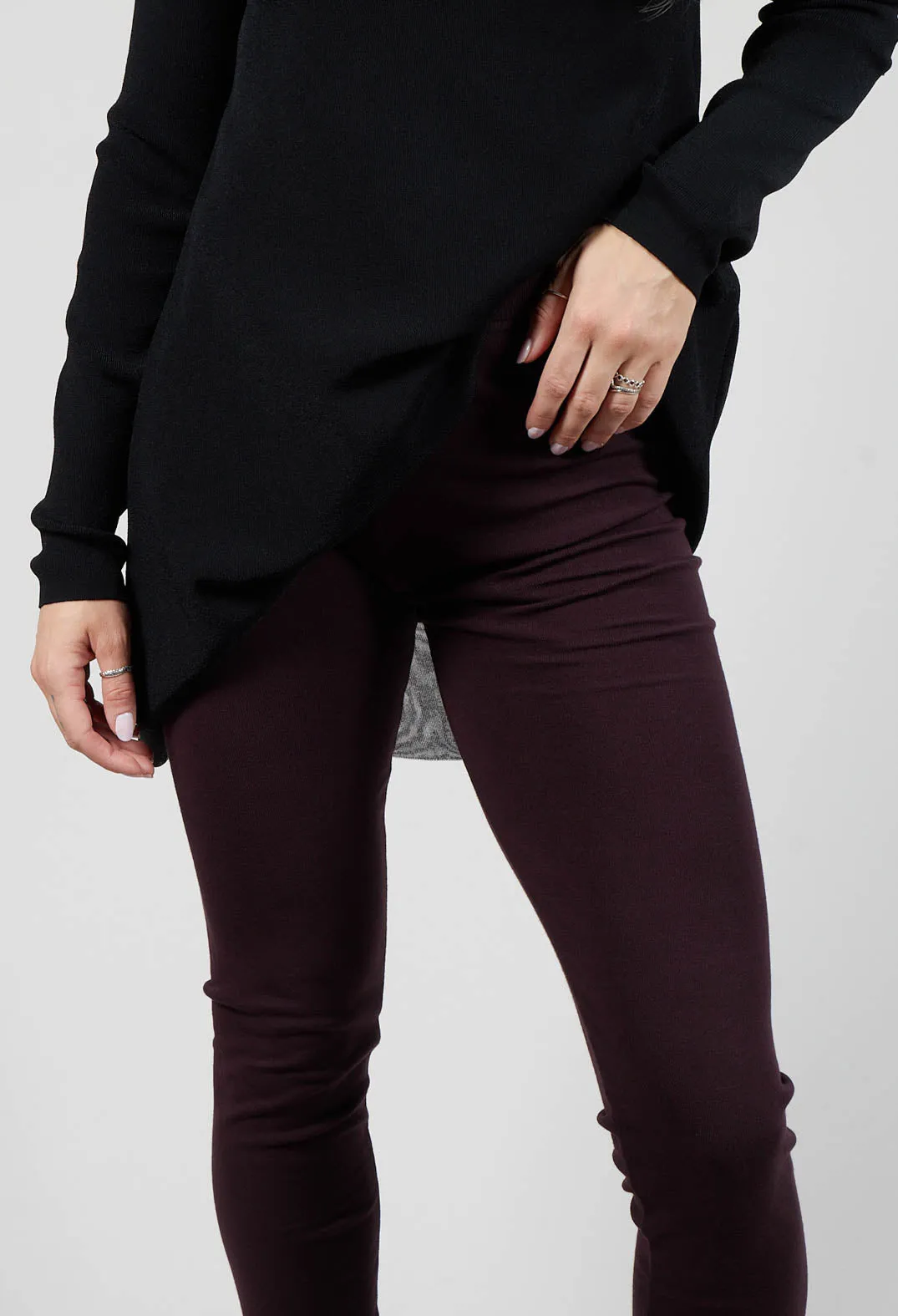 Stretch Fit Long Leggings in Plum